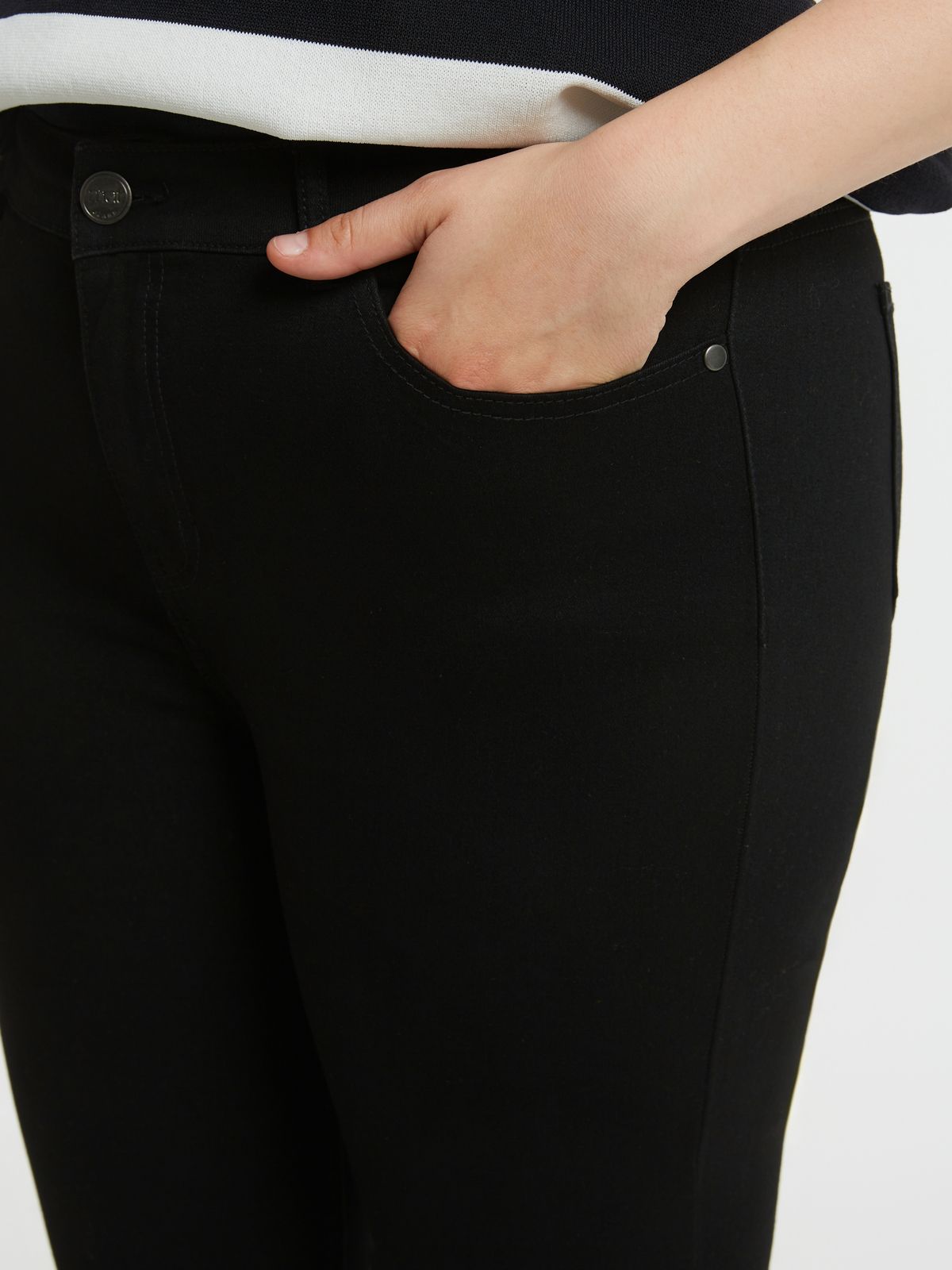 Basic flared black jeans