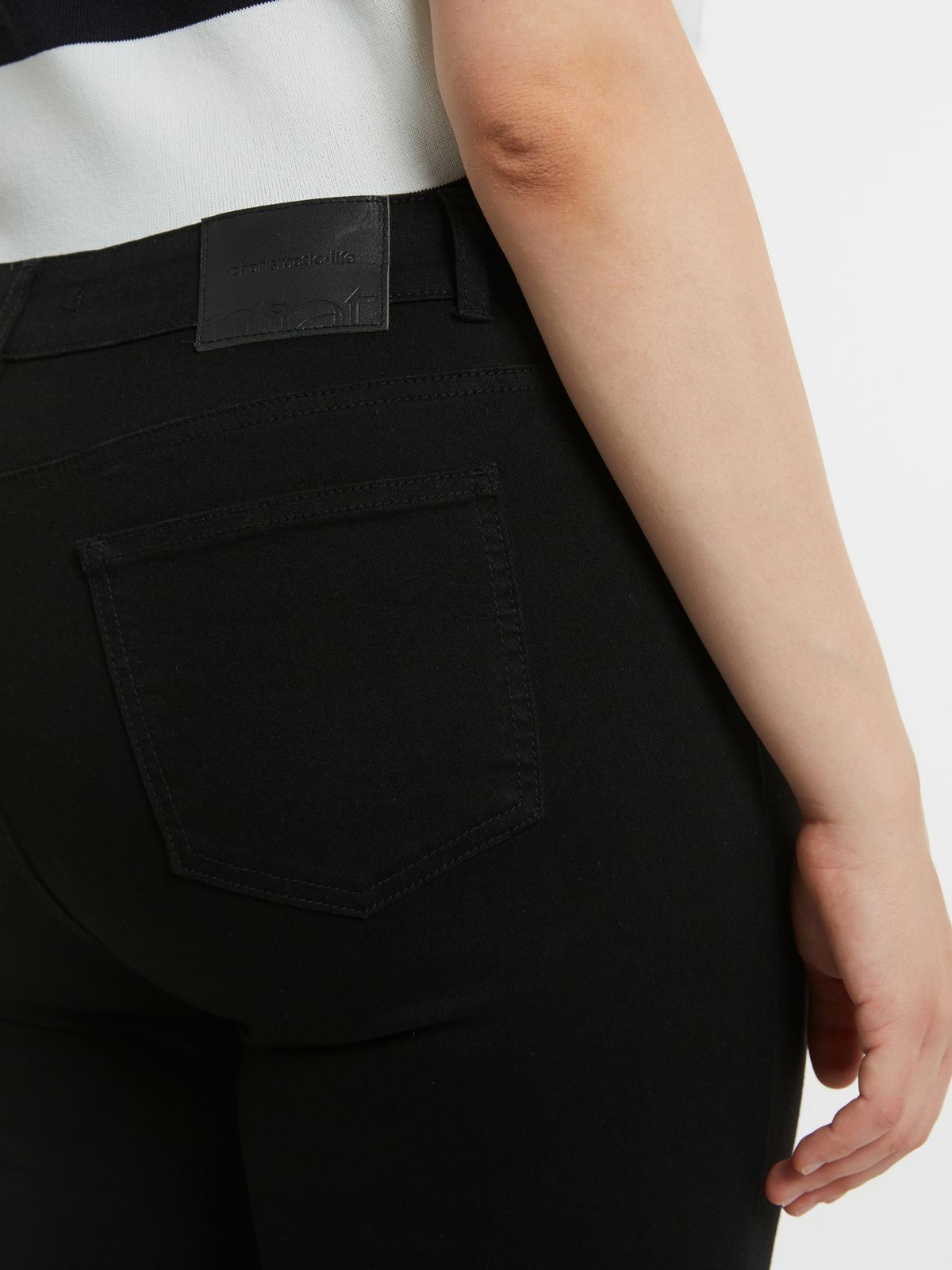 Basic flared black jeans