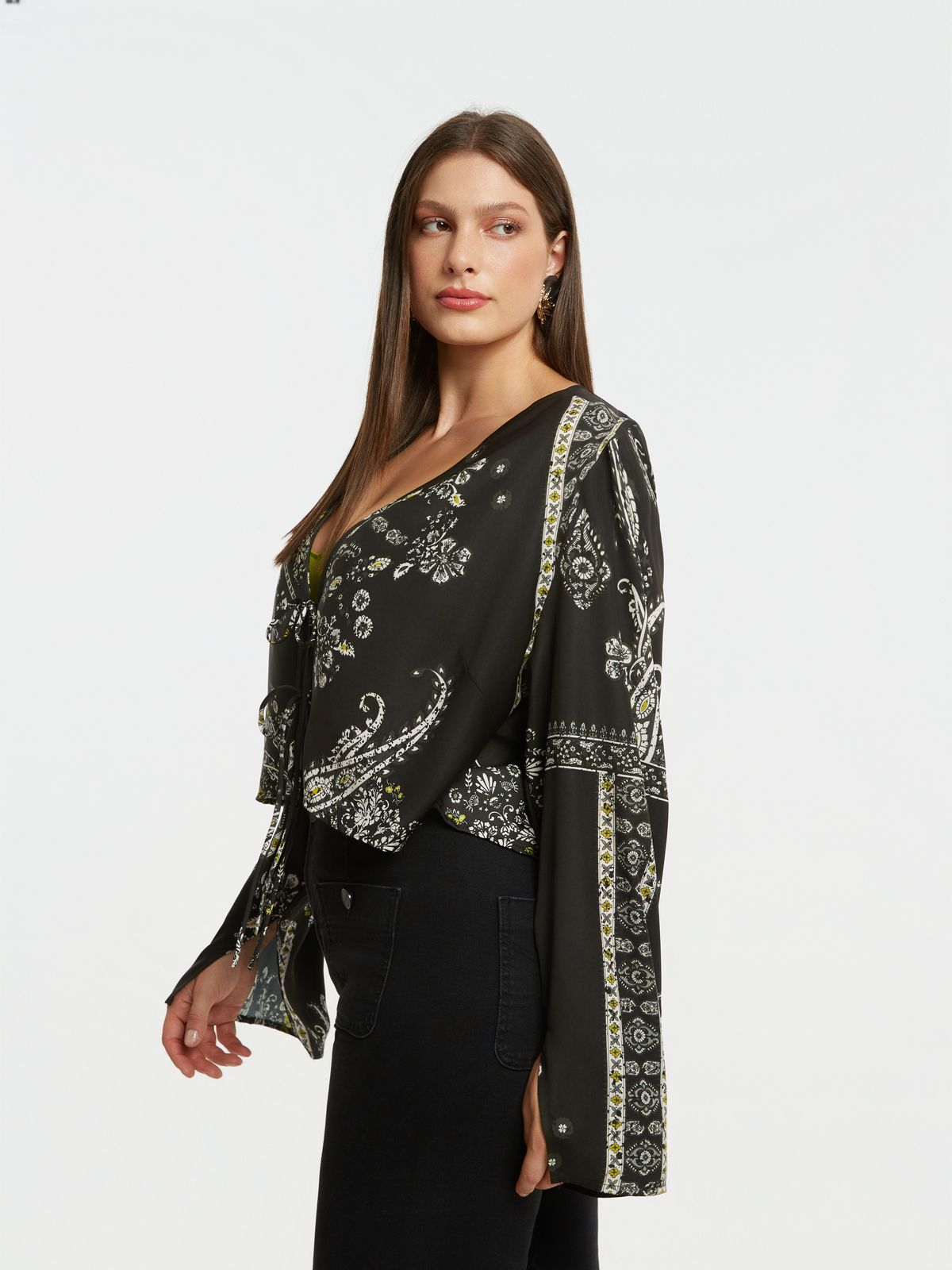 Printed cropped tie blouse