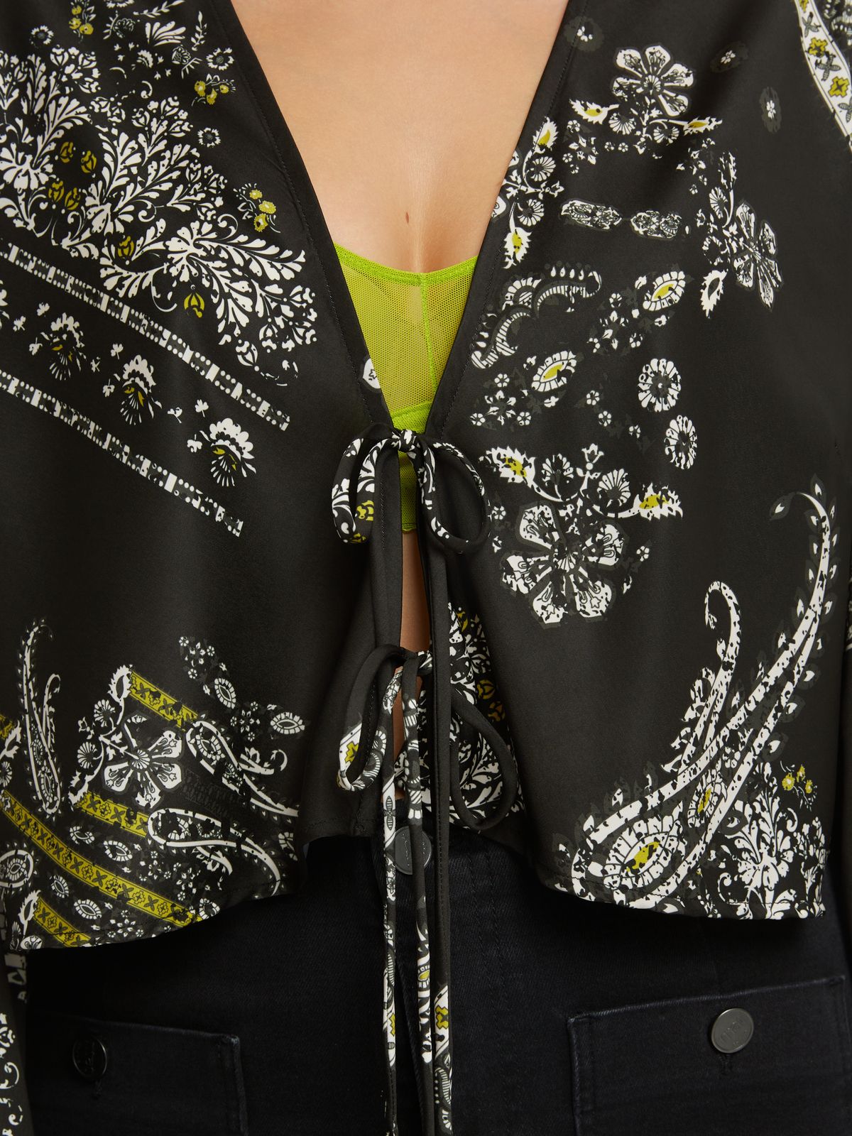 Printed cropped tie blouse