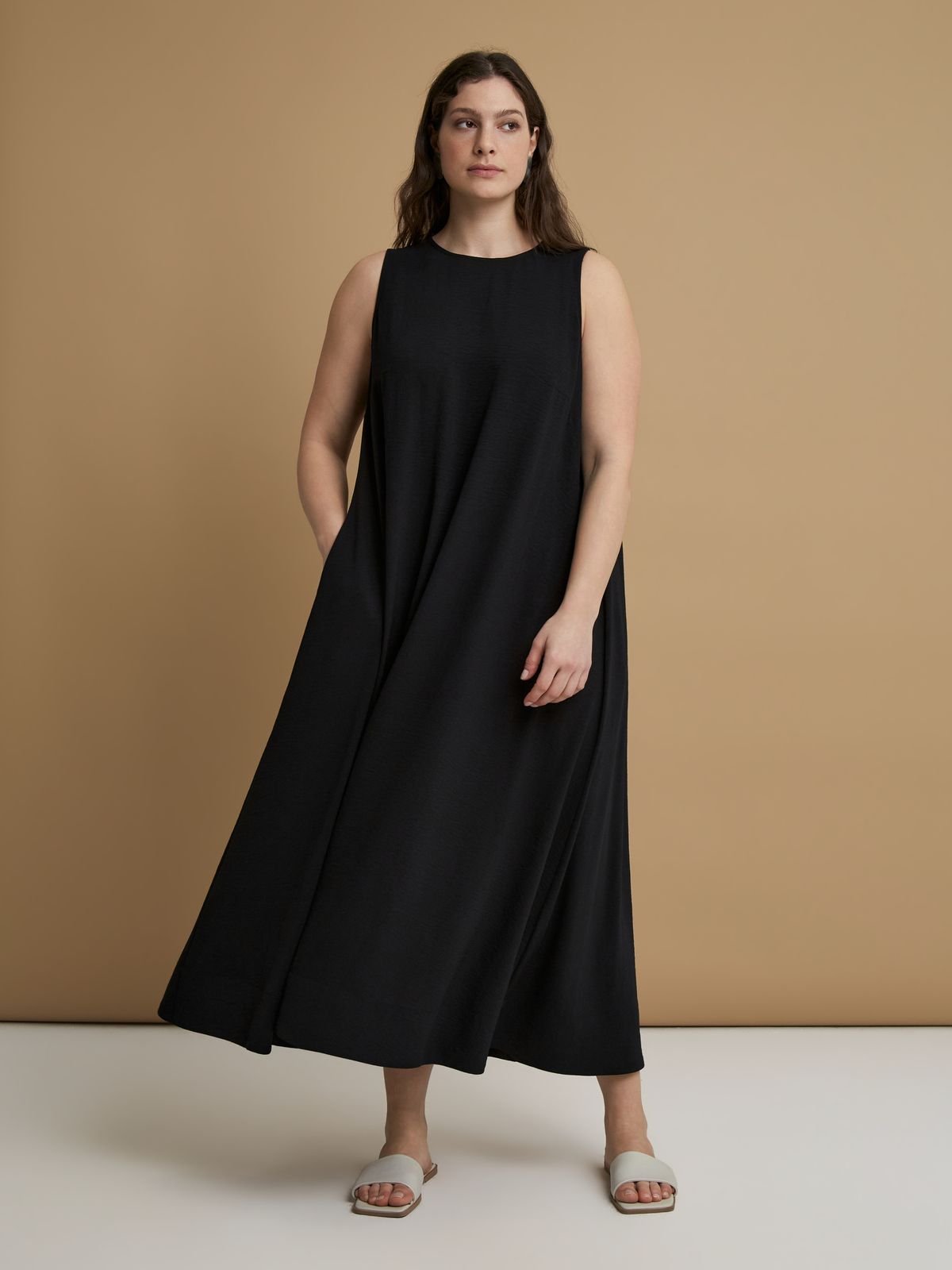 Mat Fashion Αμάνικο maxi φόρεμα airwashed κρεπ Μαυρο