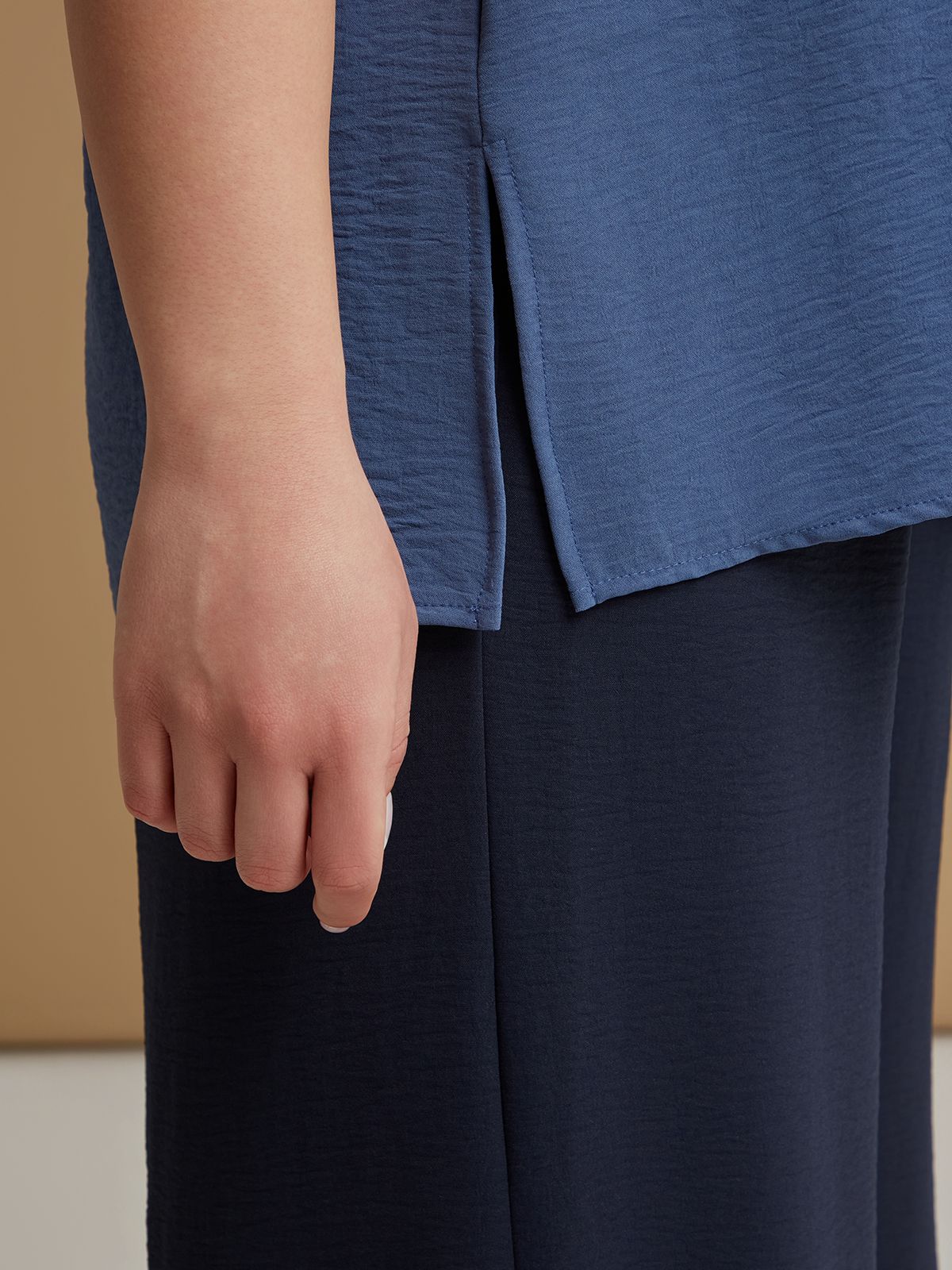 Airwashed crepe sleeveless top
