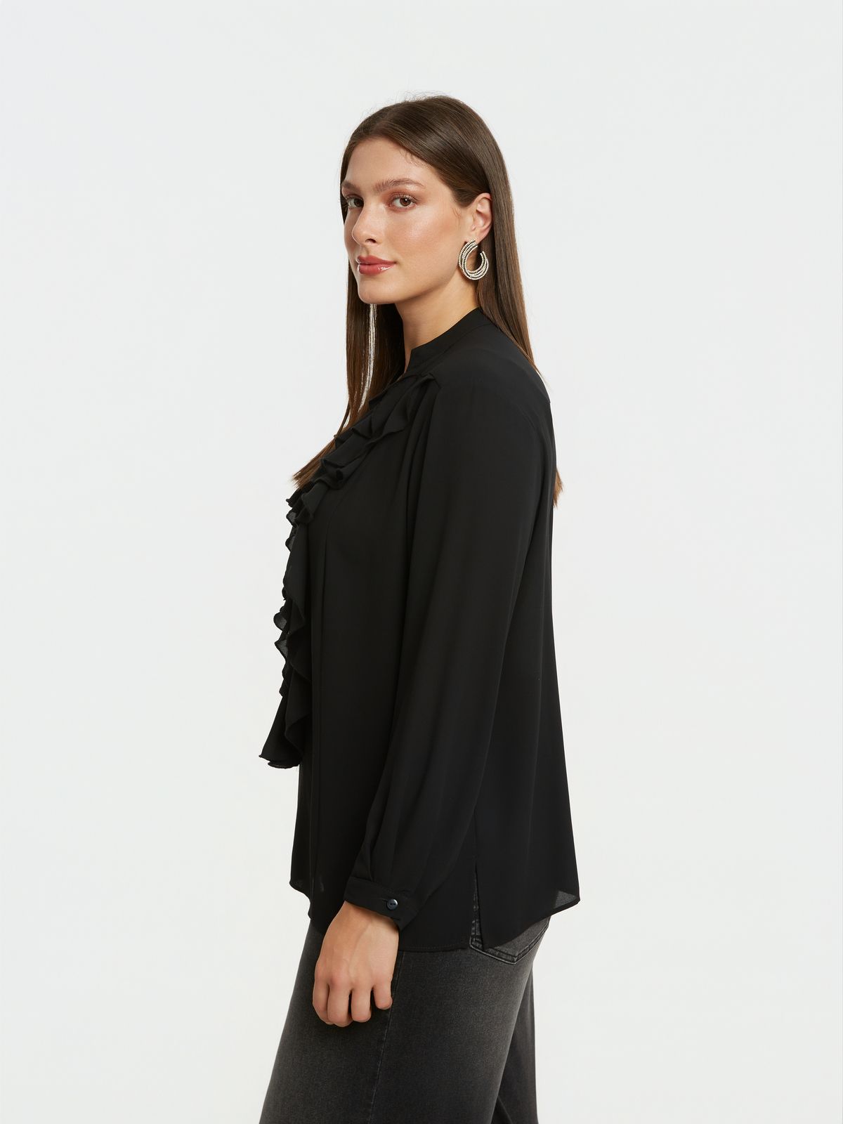Balloon-sleeve ruffle front blouse