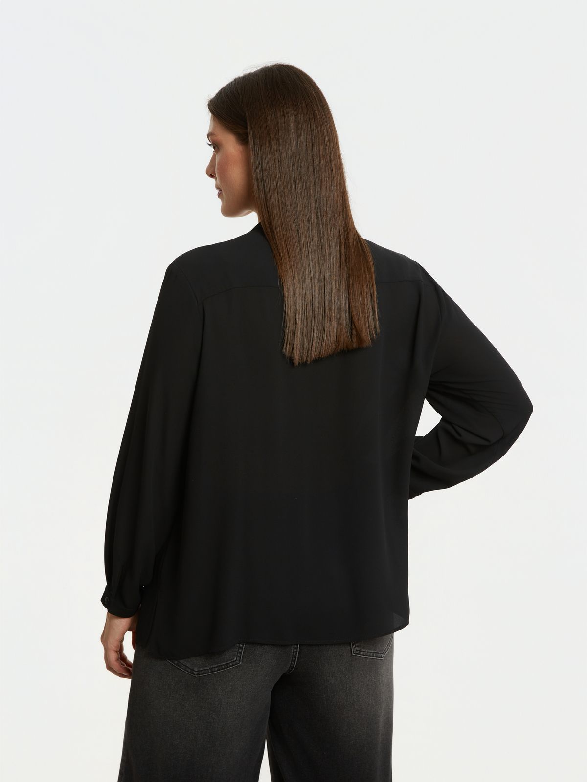 Balloon-sleeve ruffle front blouse