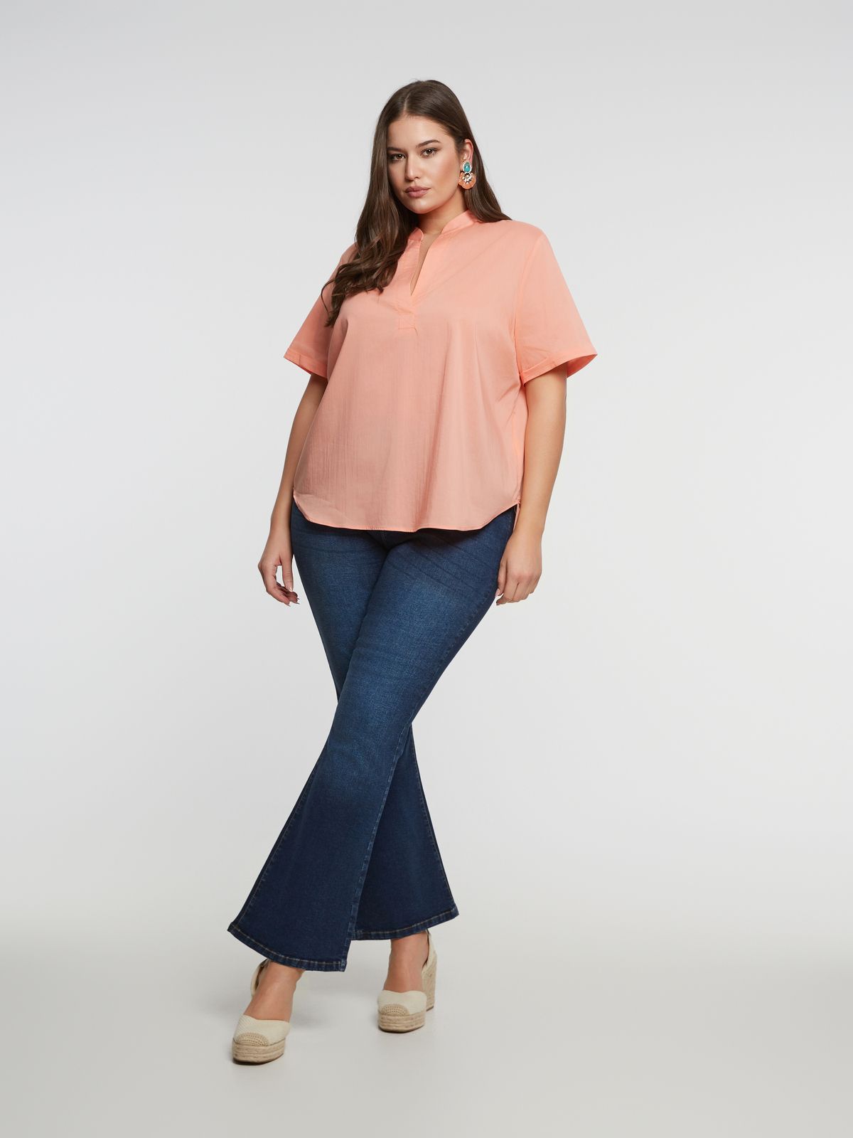 Basic cotton-blend blouse with V-notch neckline