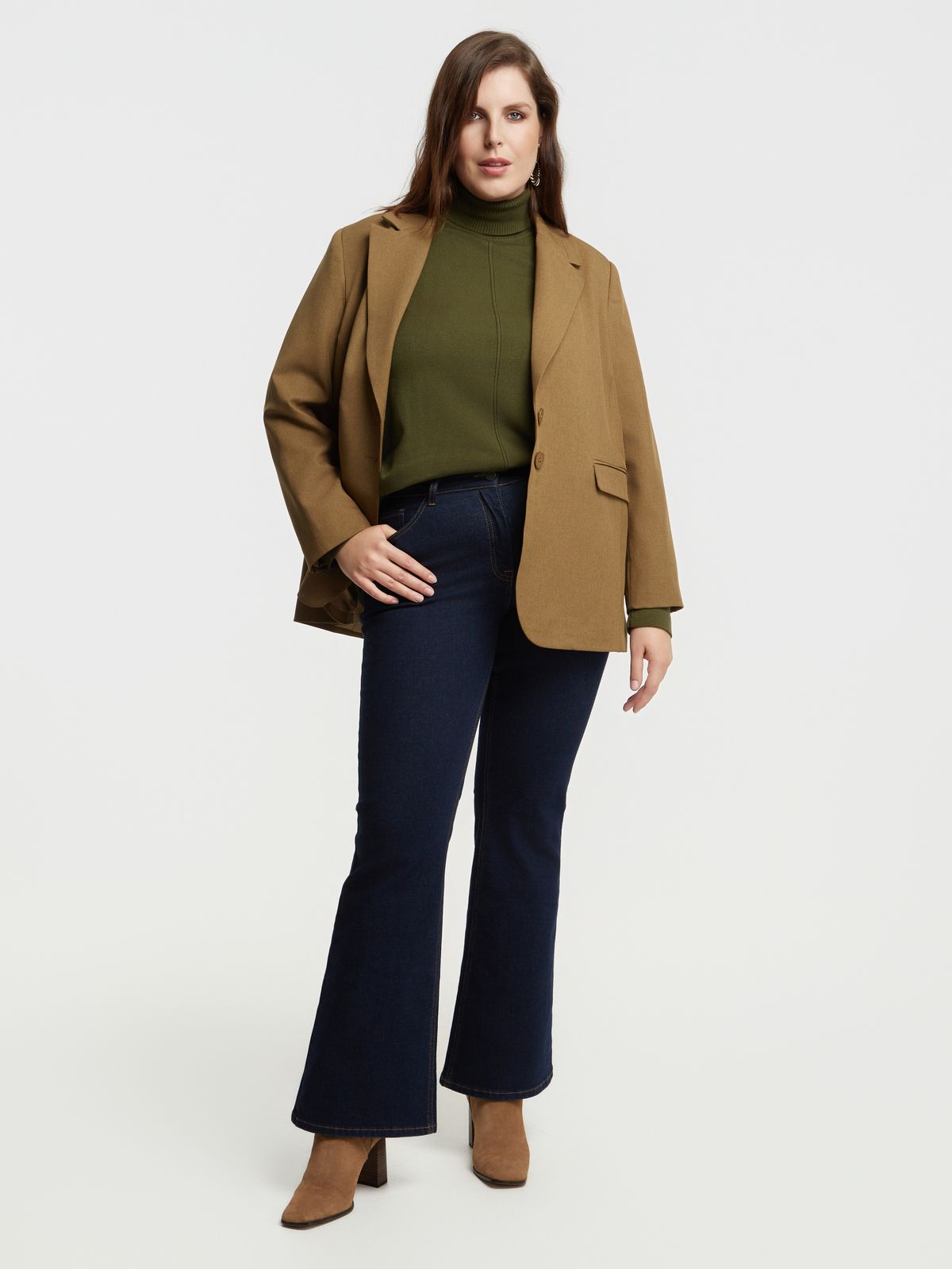 Basic knit turtleneck jumper with front seam detail