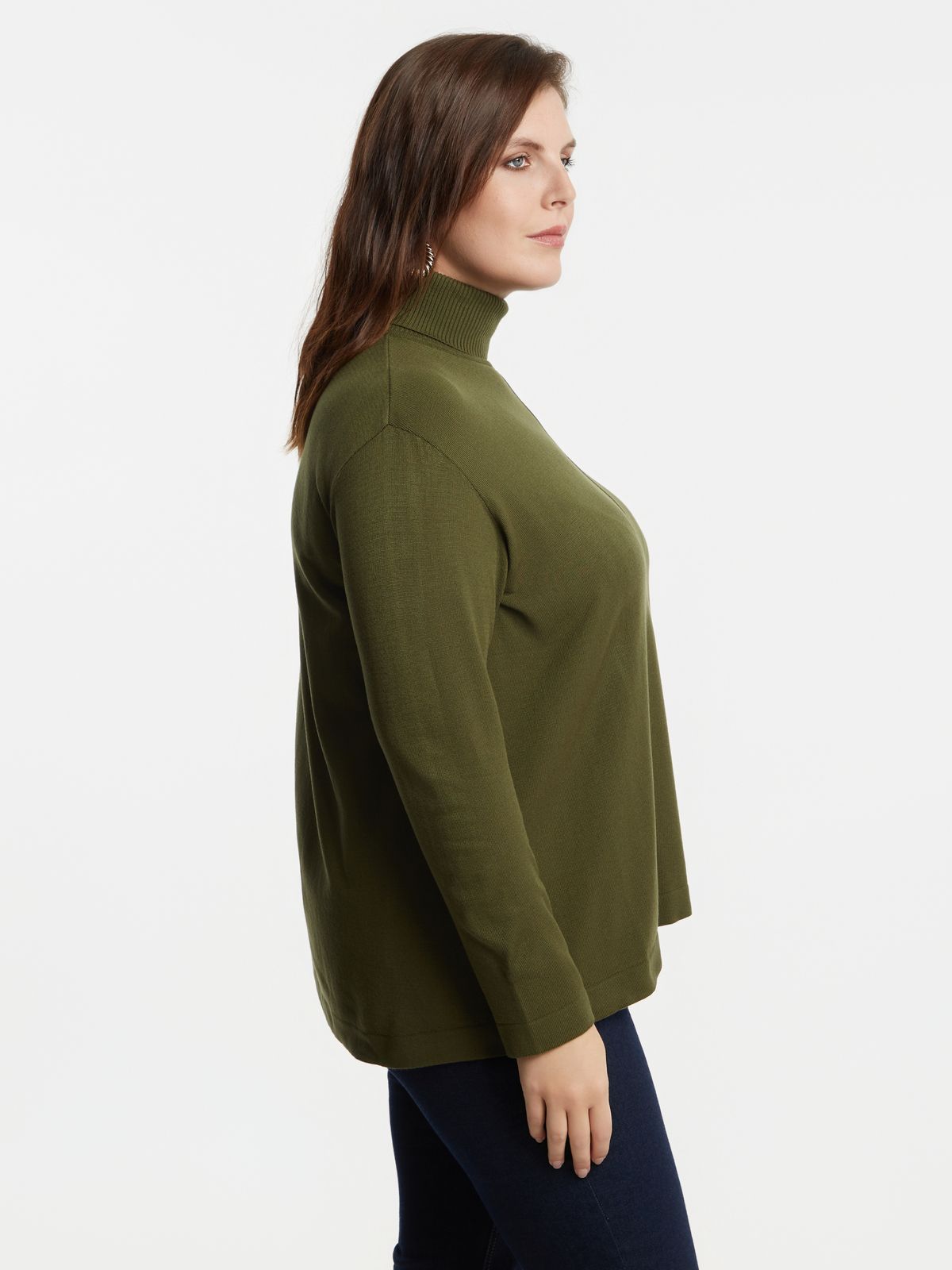 Basic knit turtleneck jumper with front seam detail