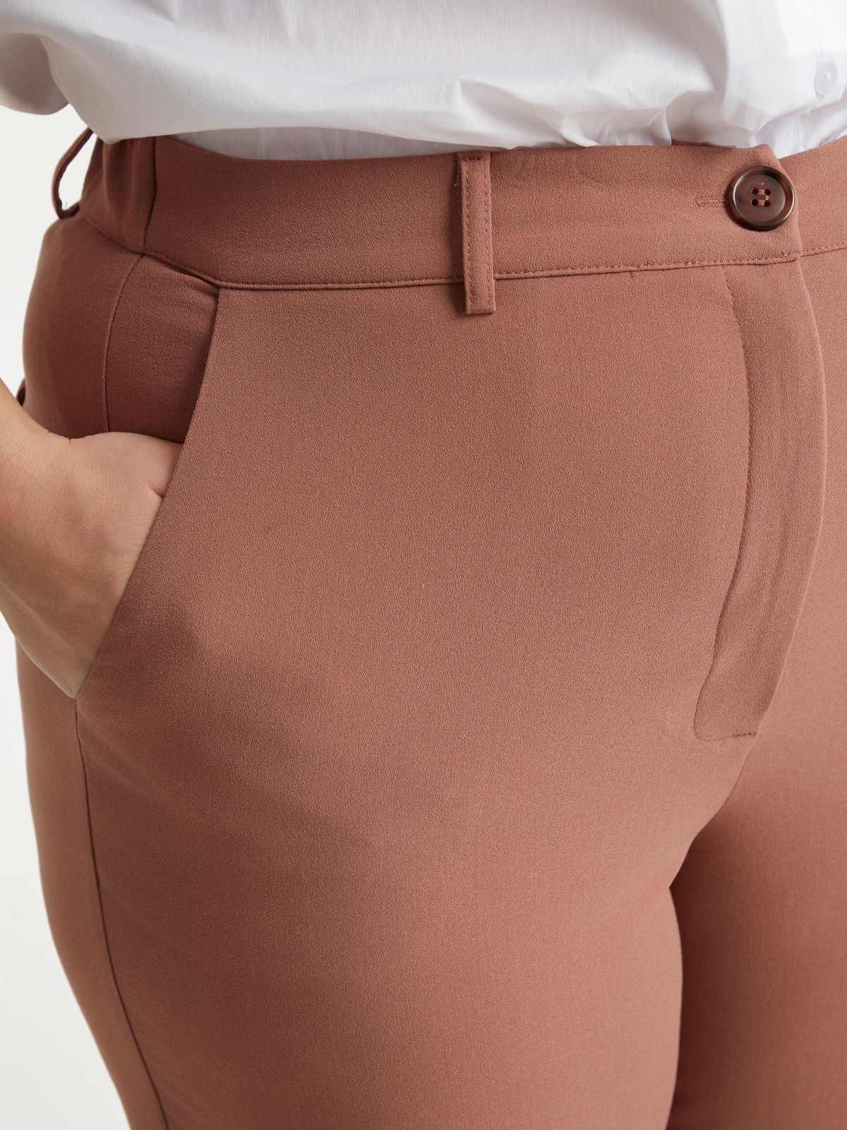 Carrot-fit tailored pants with front crease