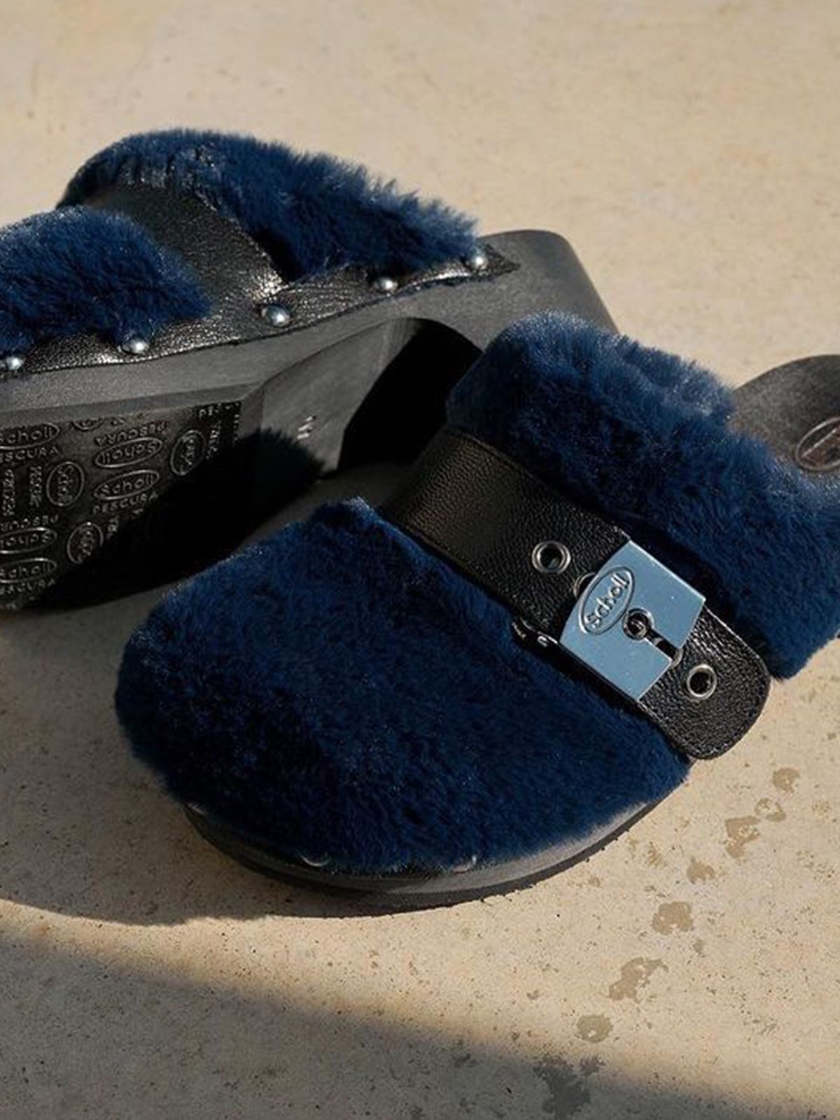 Dark Blue Fur Clogs Pescura Alaska