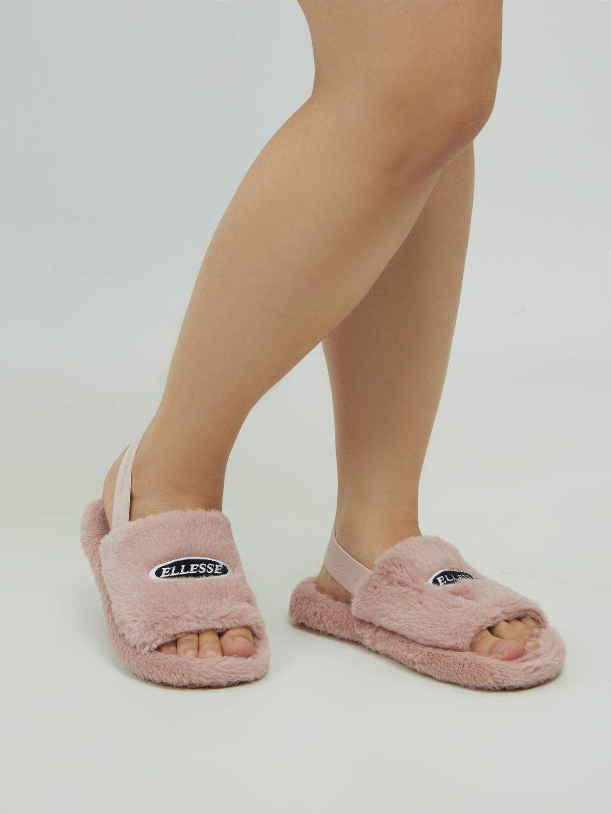Faux fur slippers in pink