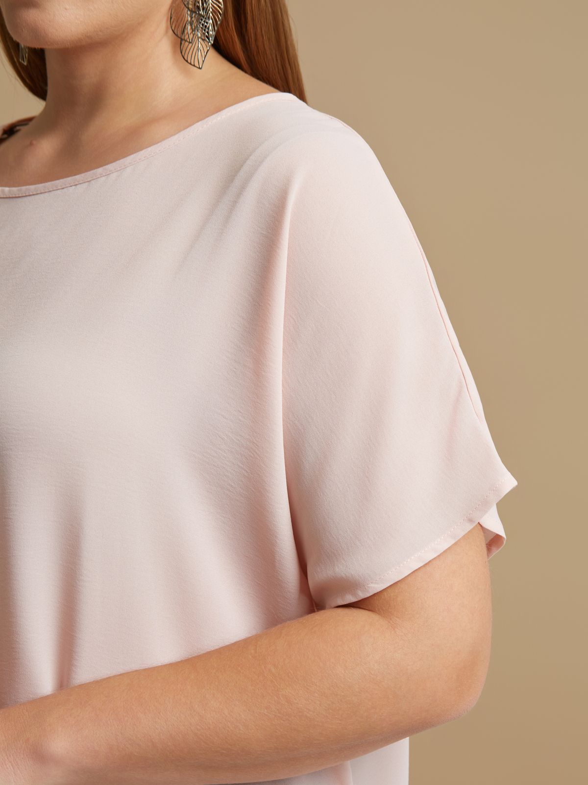 Crepe essential boat-neck top