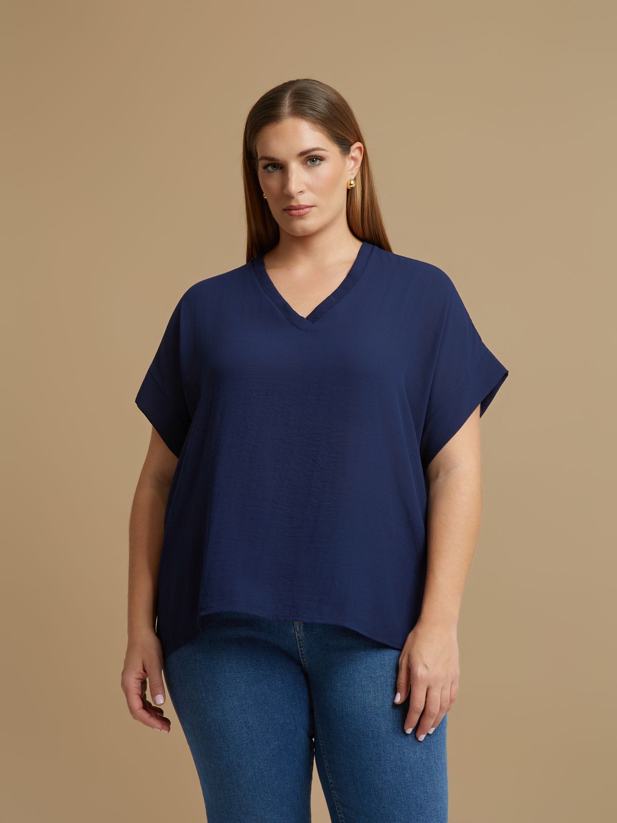 Crepe essential V-neck top