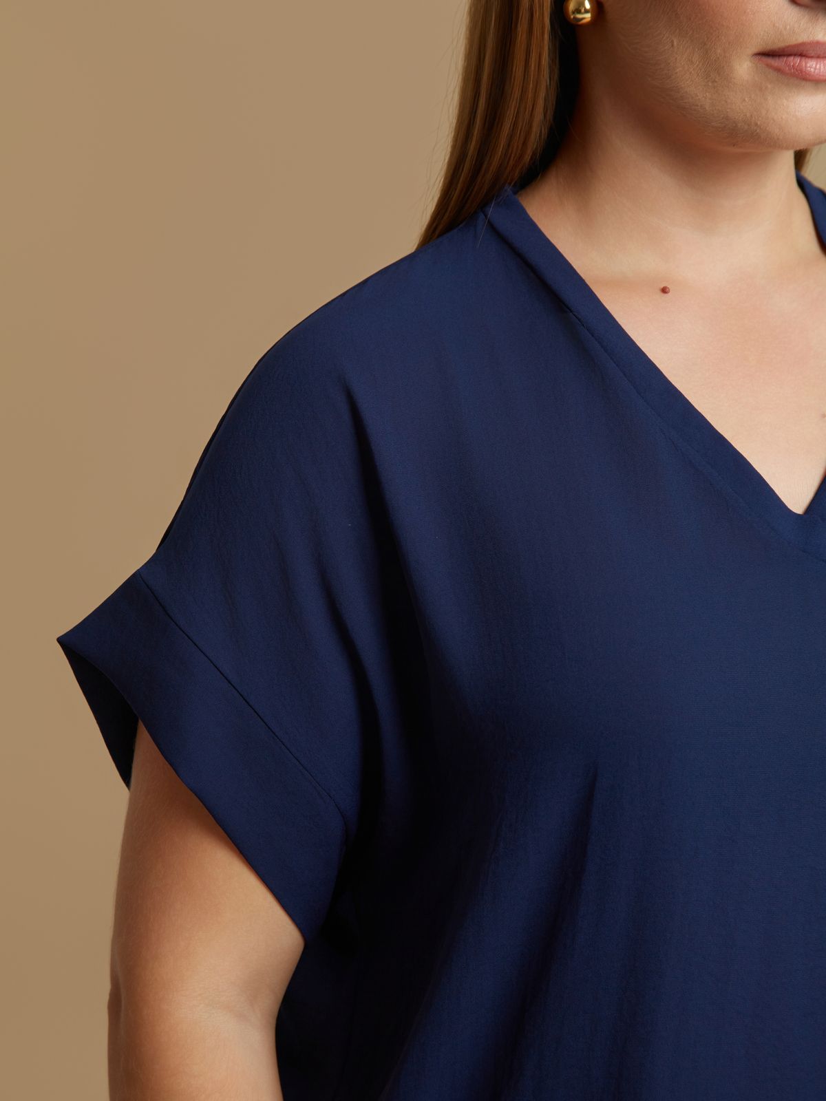 Crepe essential V-neck top
