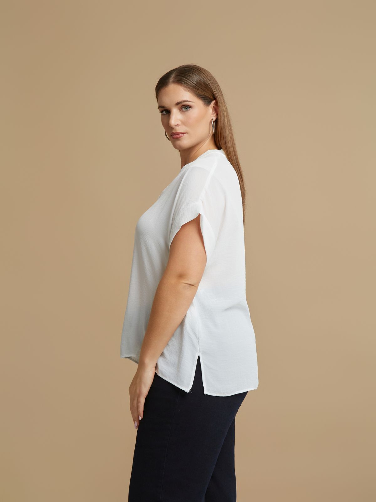 Crepe essential V-neck top