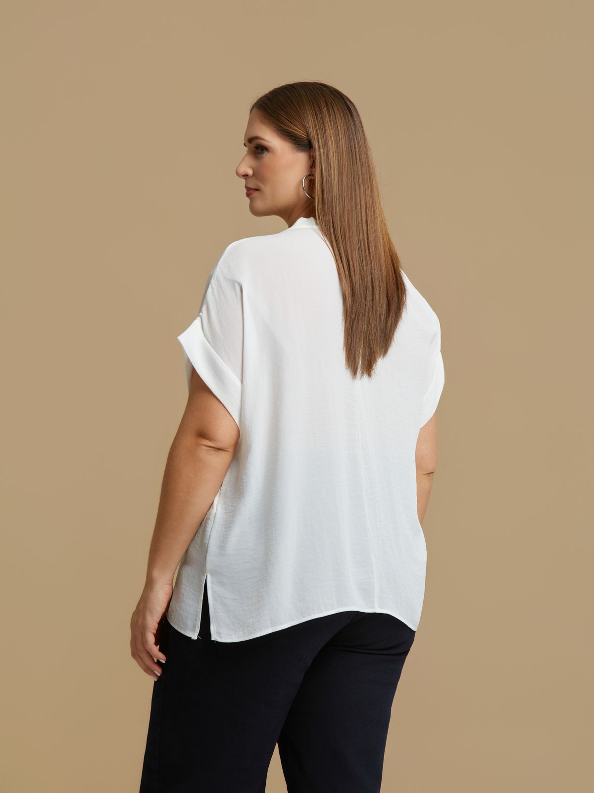 Crepe essential V-neck top