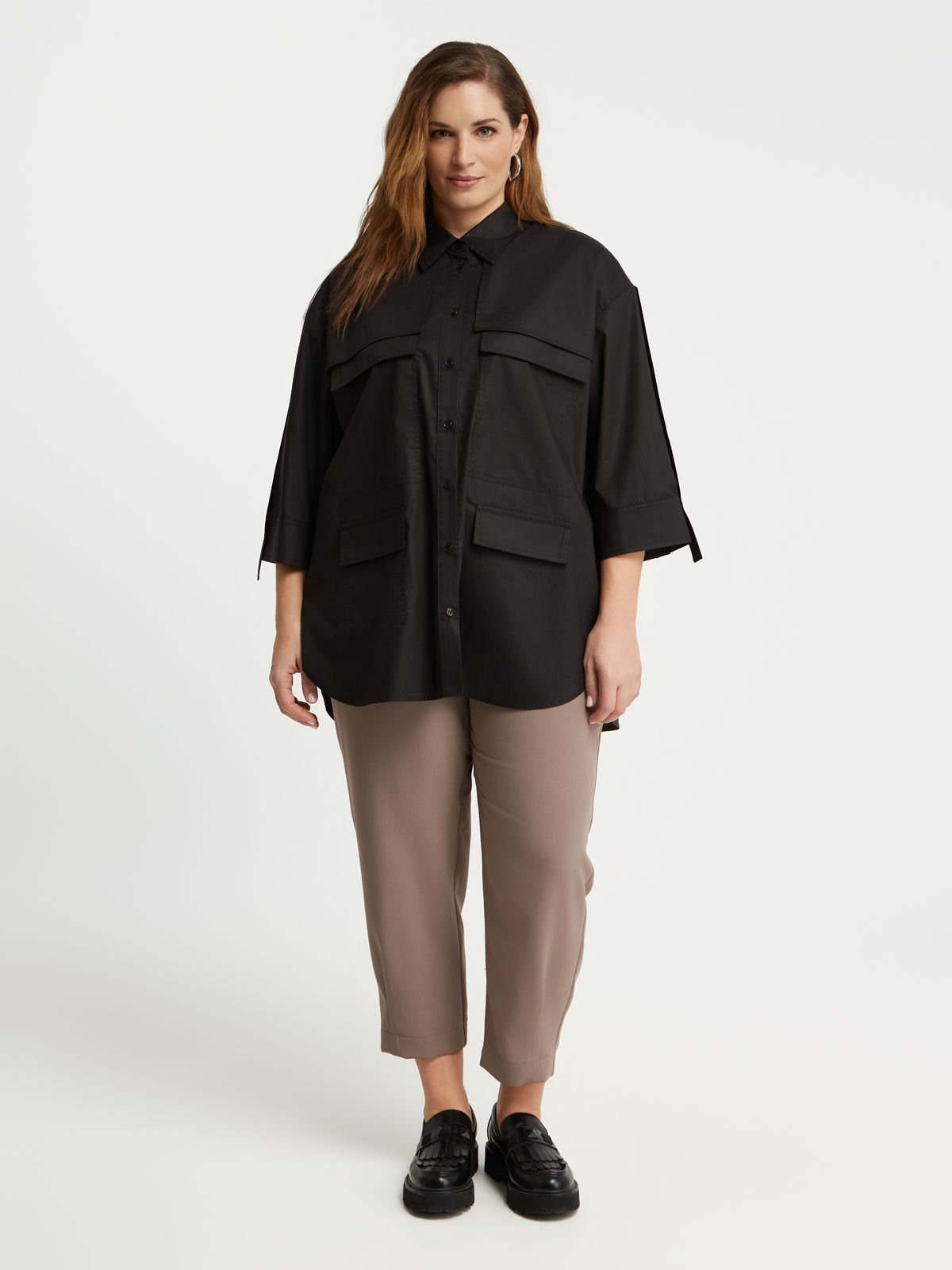 Poplin shirt with patch pockets and sleeve ties