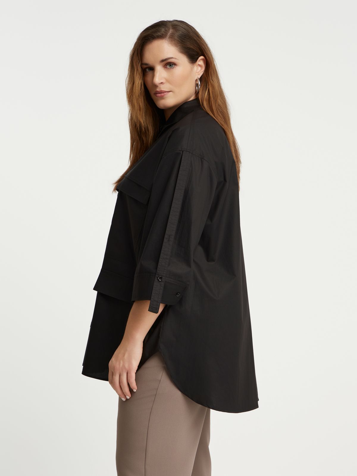 Poplin shirt with patch pockets and sleeve ties