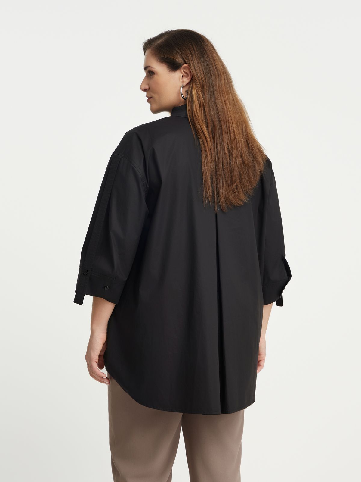 Poplin shirt with patch pockets and sleeve ties