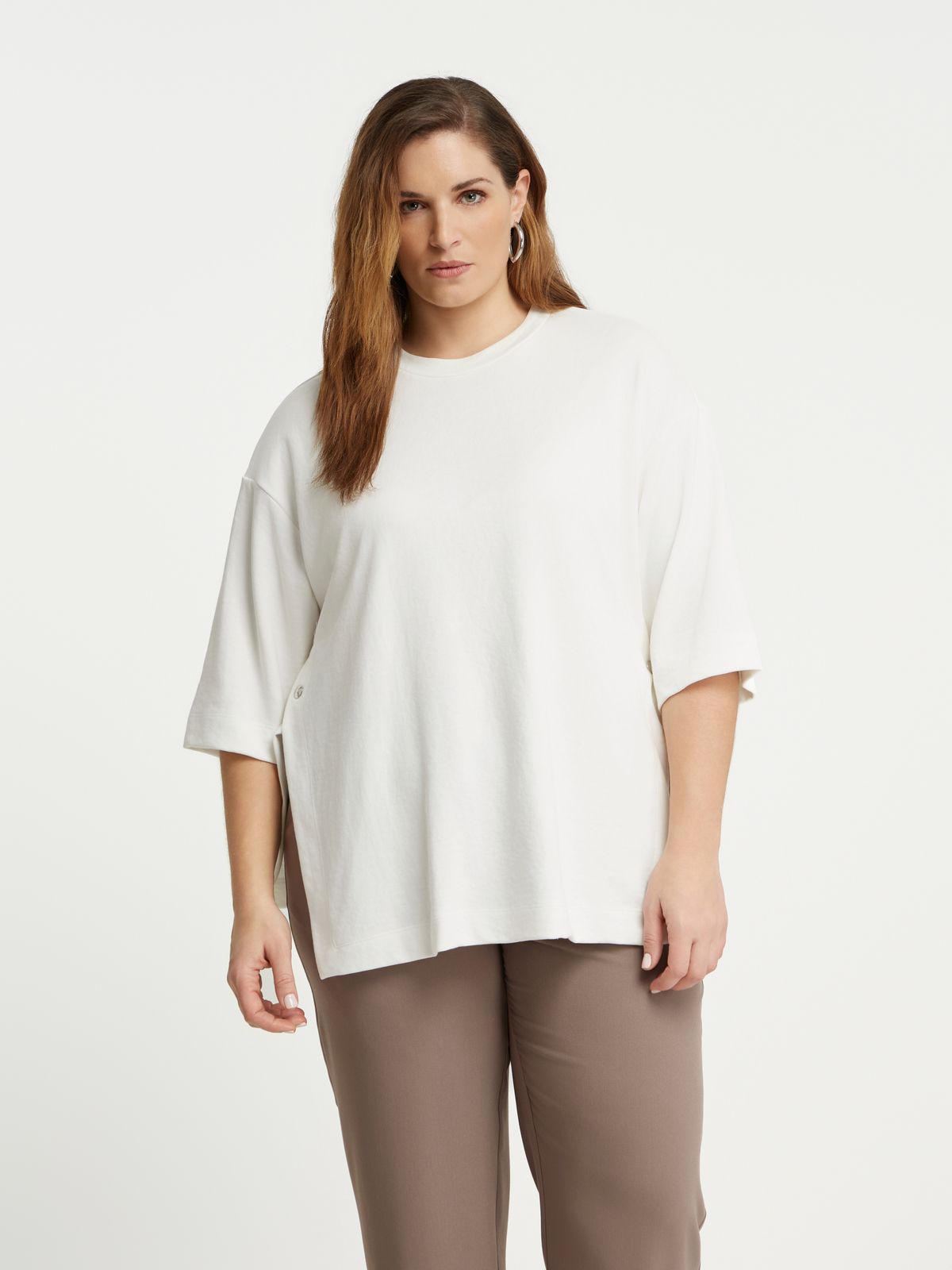 Relaxed fit sweatshirt with split hem