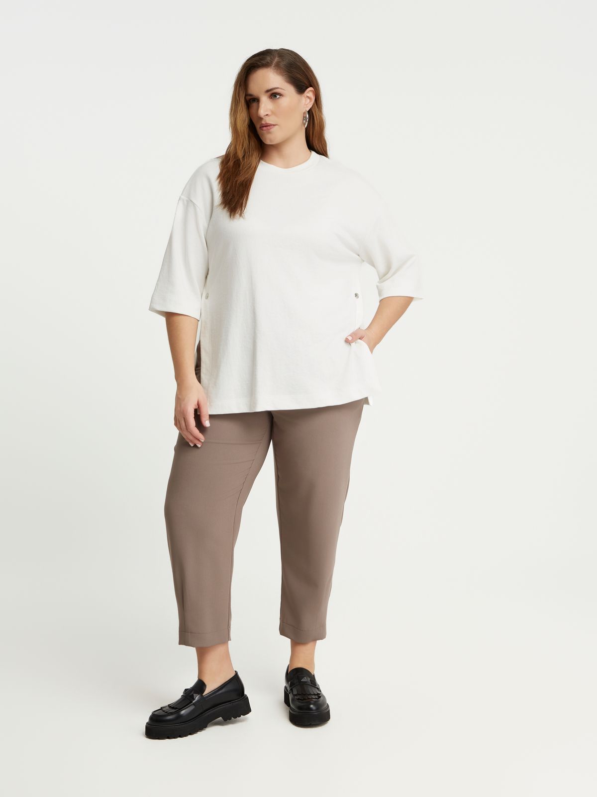 Relaxed fit sweatshirt with split hem