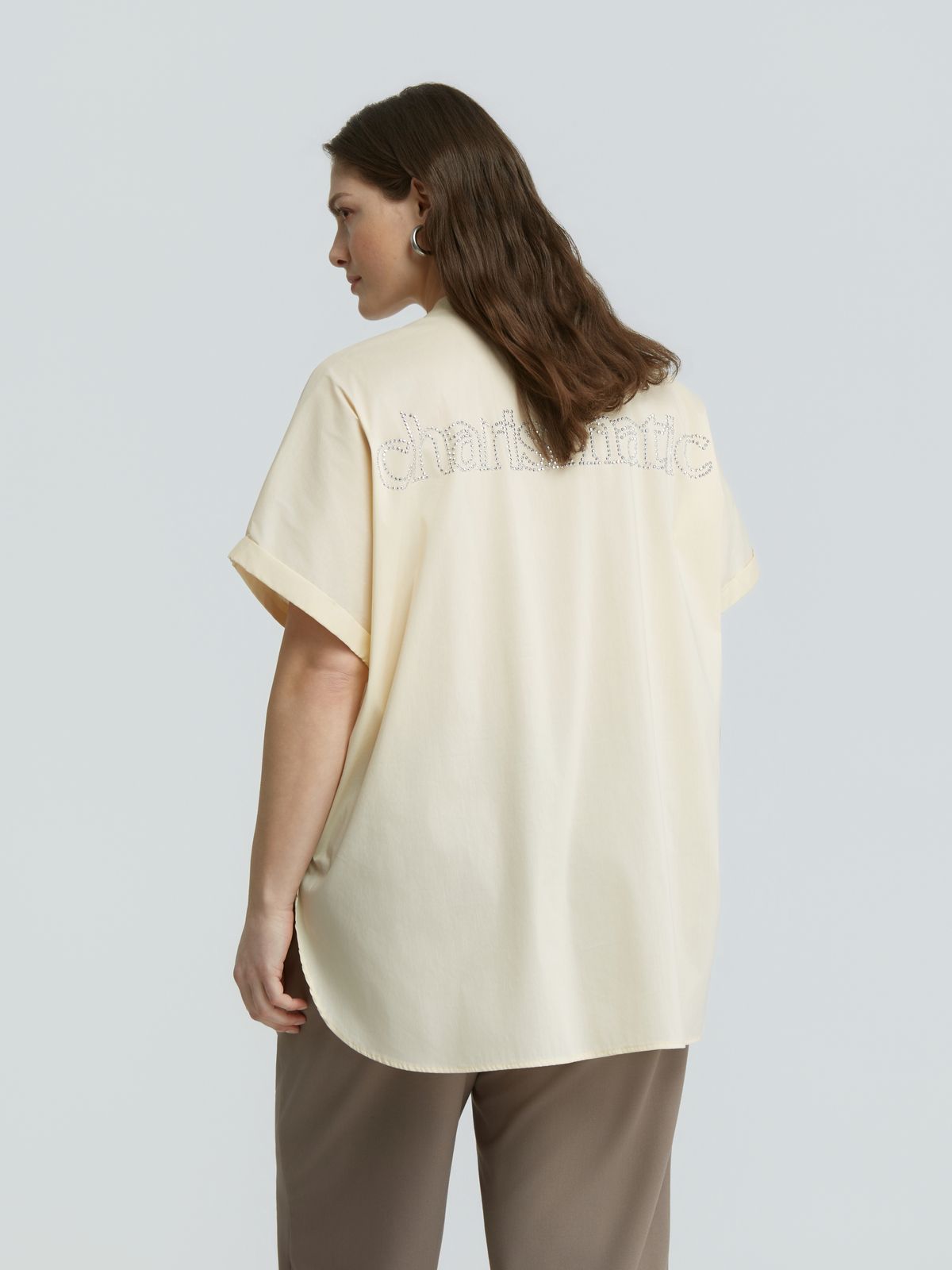 Short-sleeve shirt with 