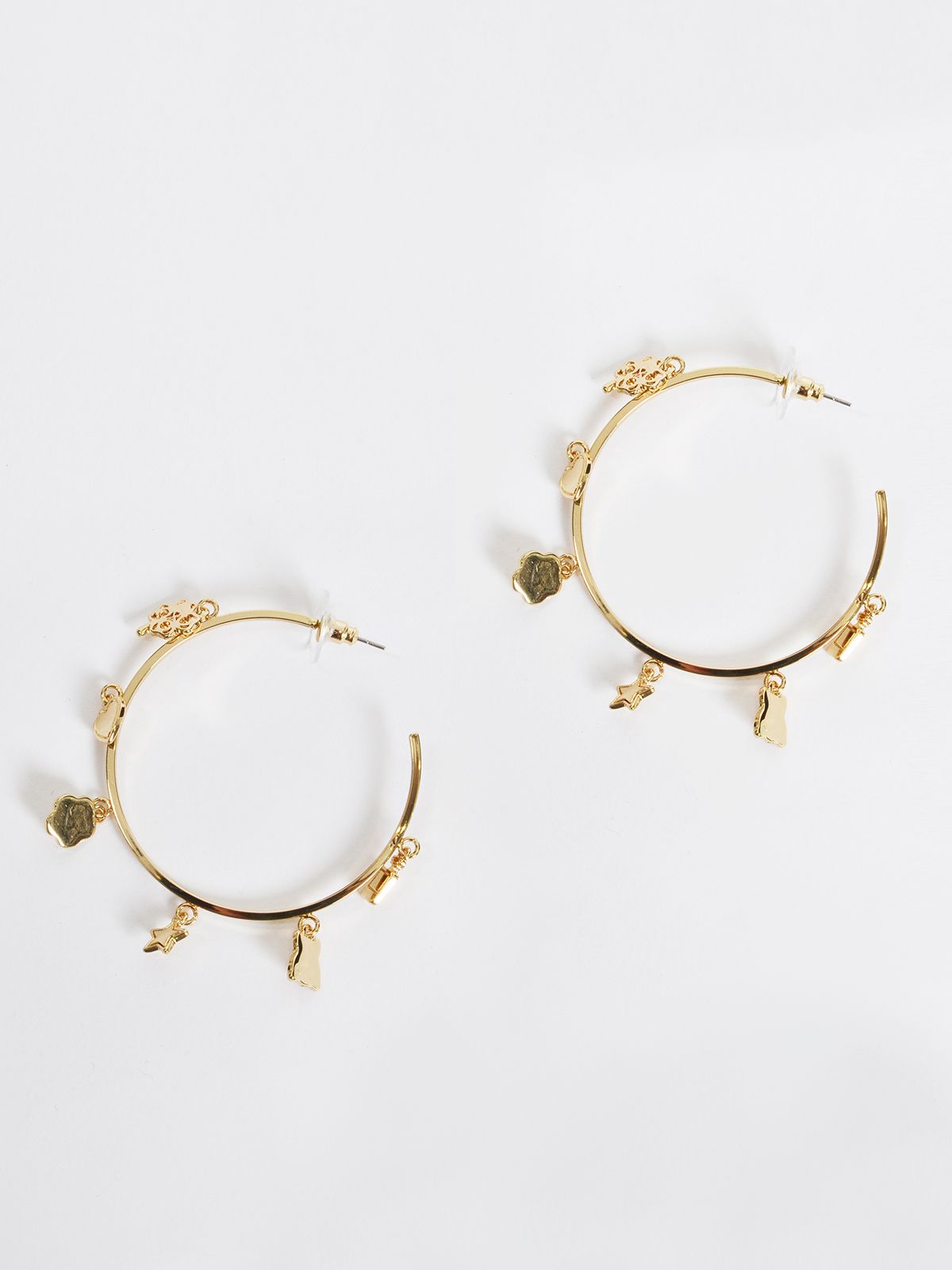 Mat Fashion Σκουλαρίκια κρίκοι με κρεμαστά charms και πέρλες Χρυσο
