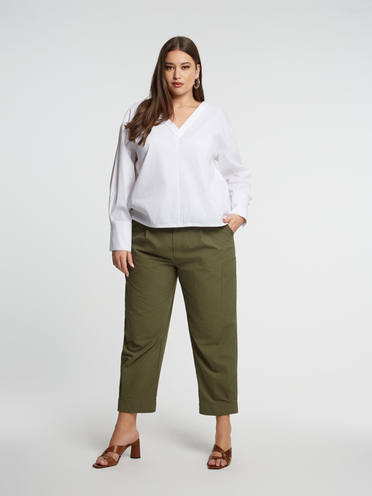 Stretch poplin V-neck long sleeve blouse