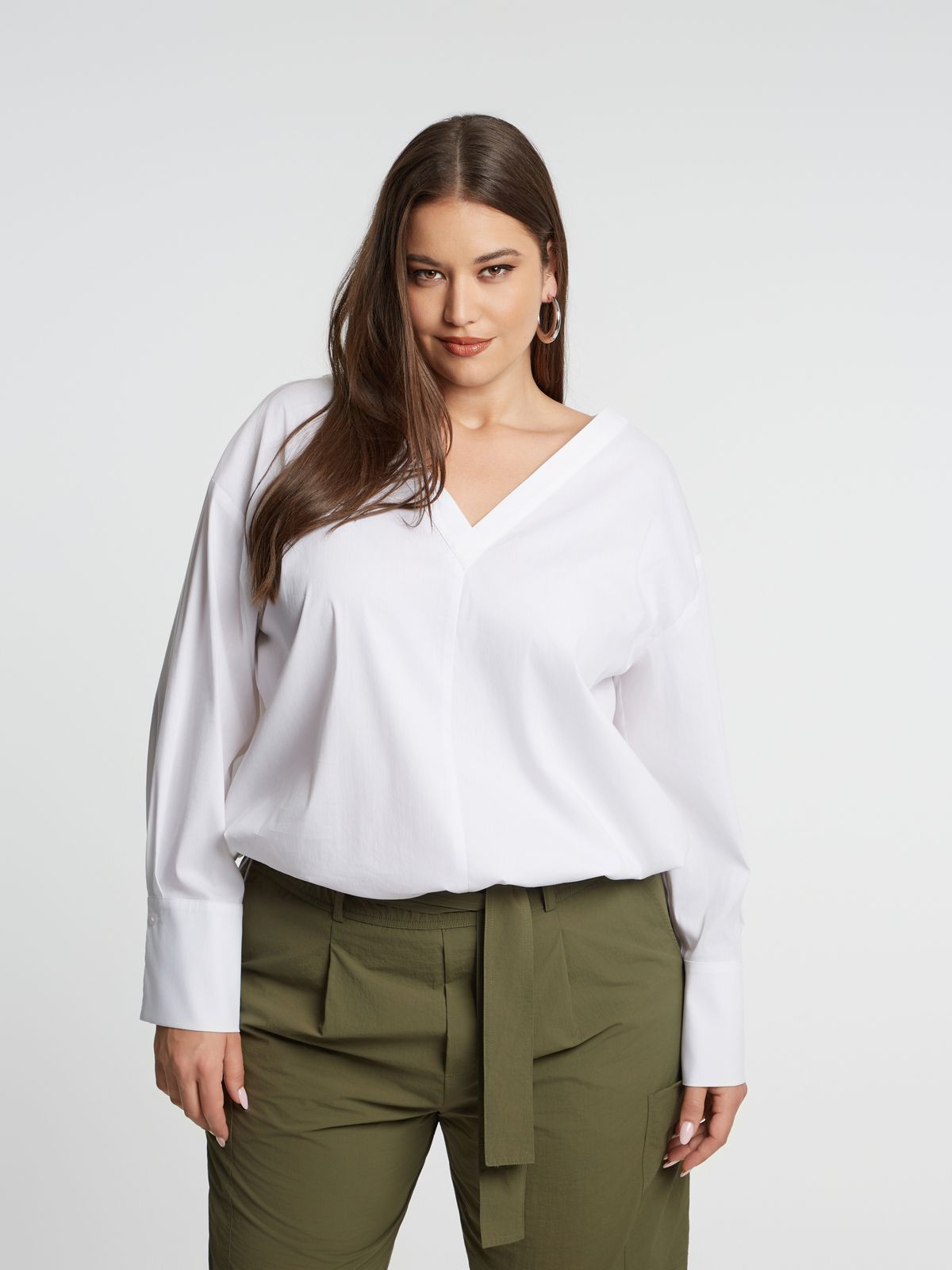 Stretch poplin V-neck long sleeve blouse