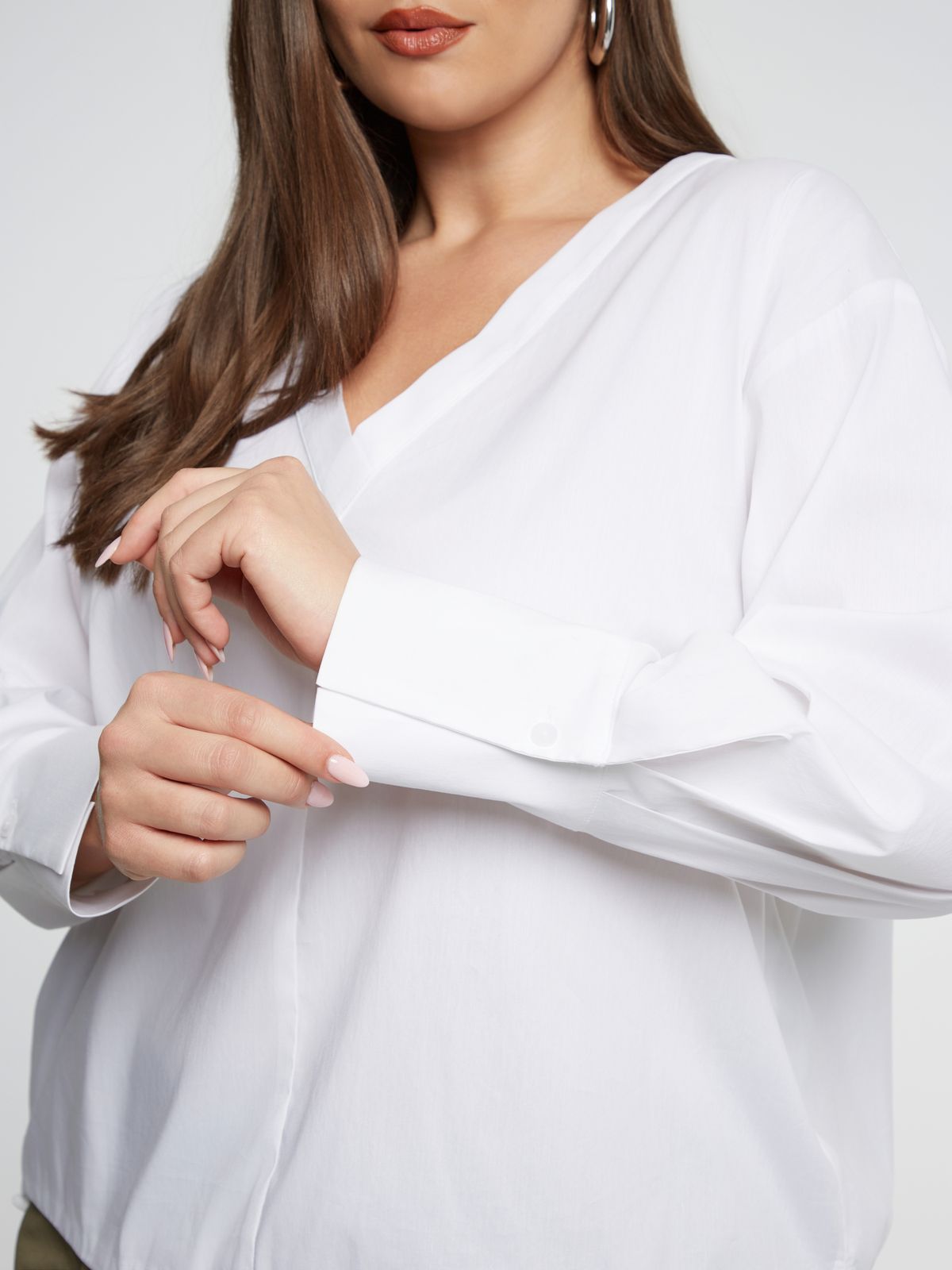 Stretch poplin V-neck long sleeve blouse